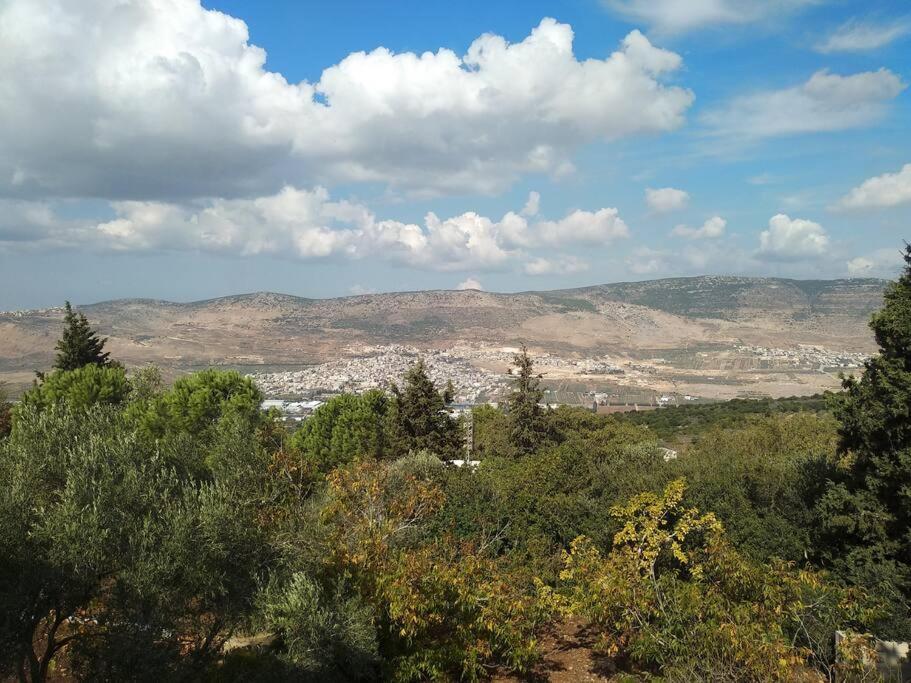 הבית ליד הבוסתן Mikhmannim Екстериор снимка